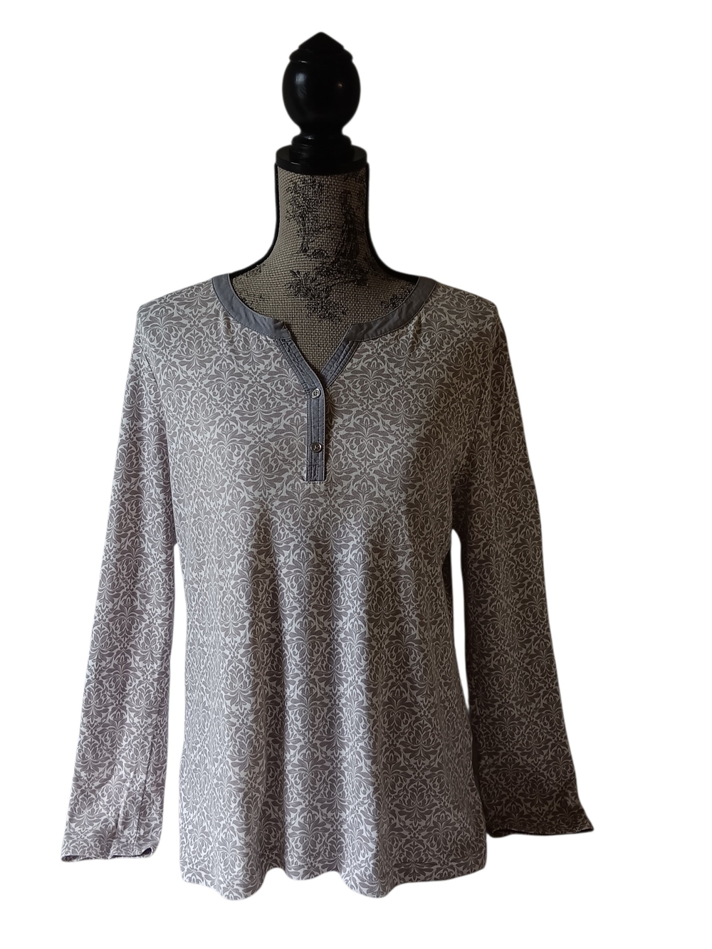 Croft & Barrow women's gray floral pattern long-sleeve  top size XL